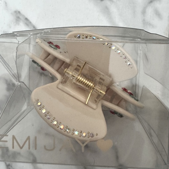 Emi Jay sweetheart clip “cherry pie” - Picture 6 of 6